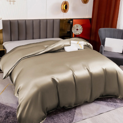 Mulberry Silk Seamless Duvet Cover – Luxury, Breathable, Hypoallergenic Bedding for Smooth Sleep - Silken & Dreams