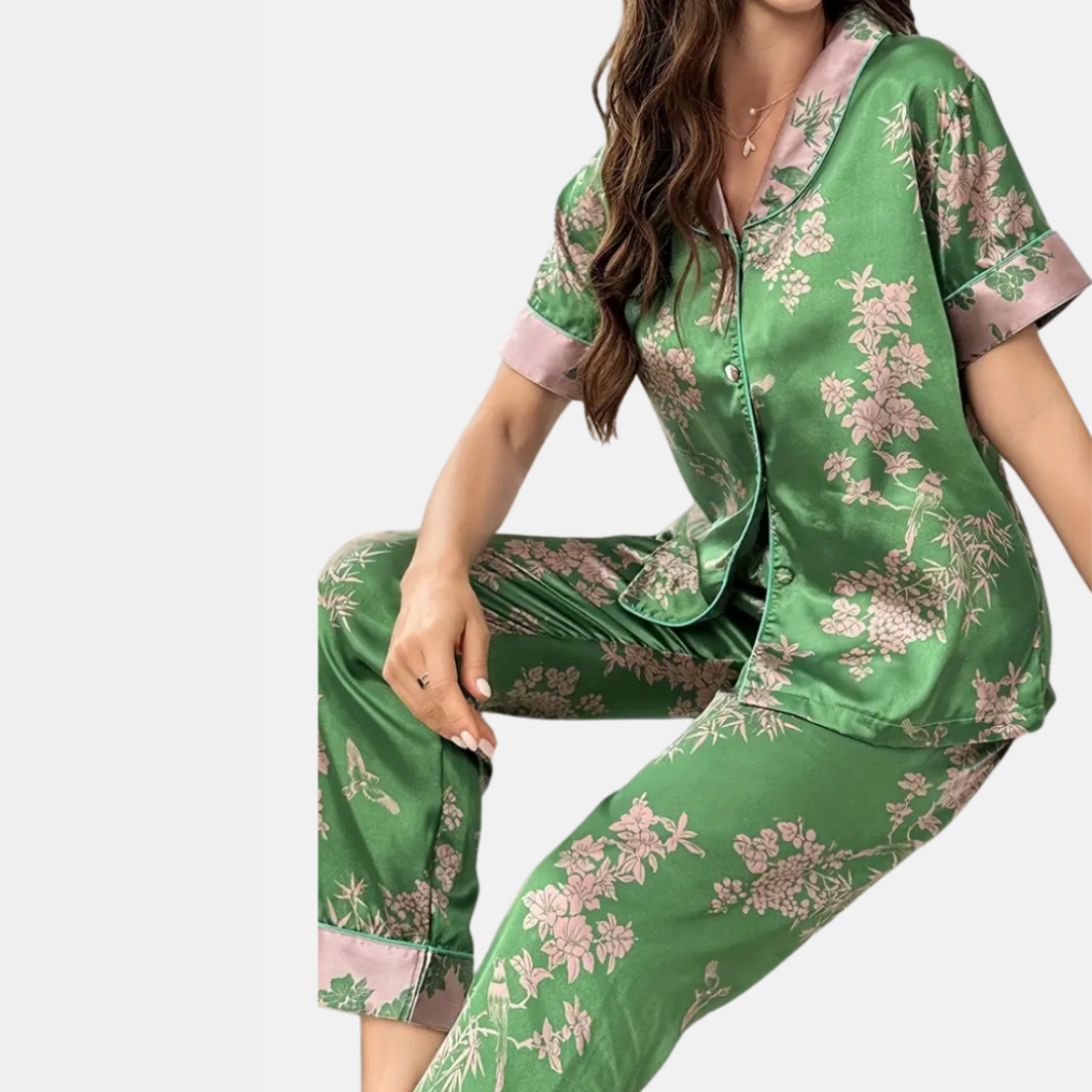 Women's Chinese Style Silk Lounge Set – Short Sleeve Top and Long Pants for Elegant Comfort