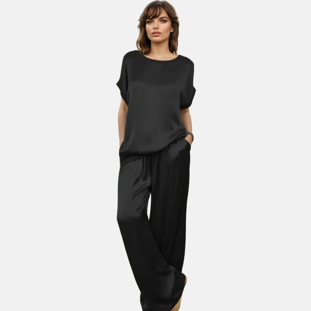 Women's Elegant Satin Pajama Set with Crew Neck and Short Sleeves