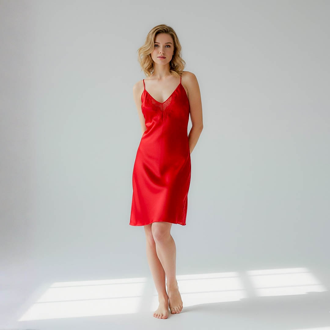 100% Mulberry Silk Sleeveless Nightgown – Elegant & Breathable Luxury Sleepwear