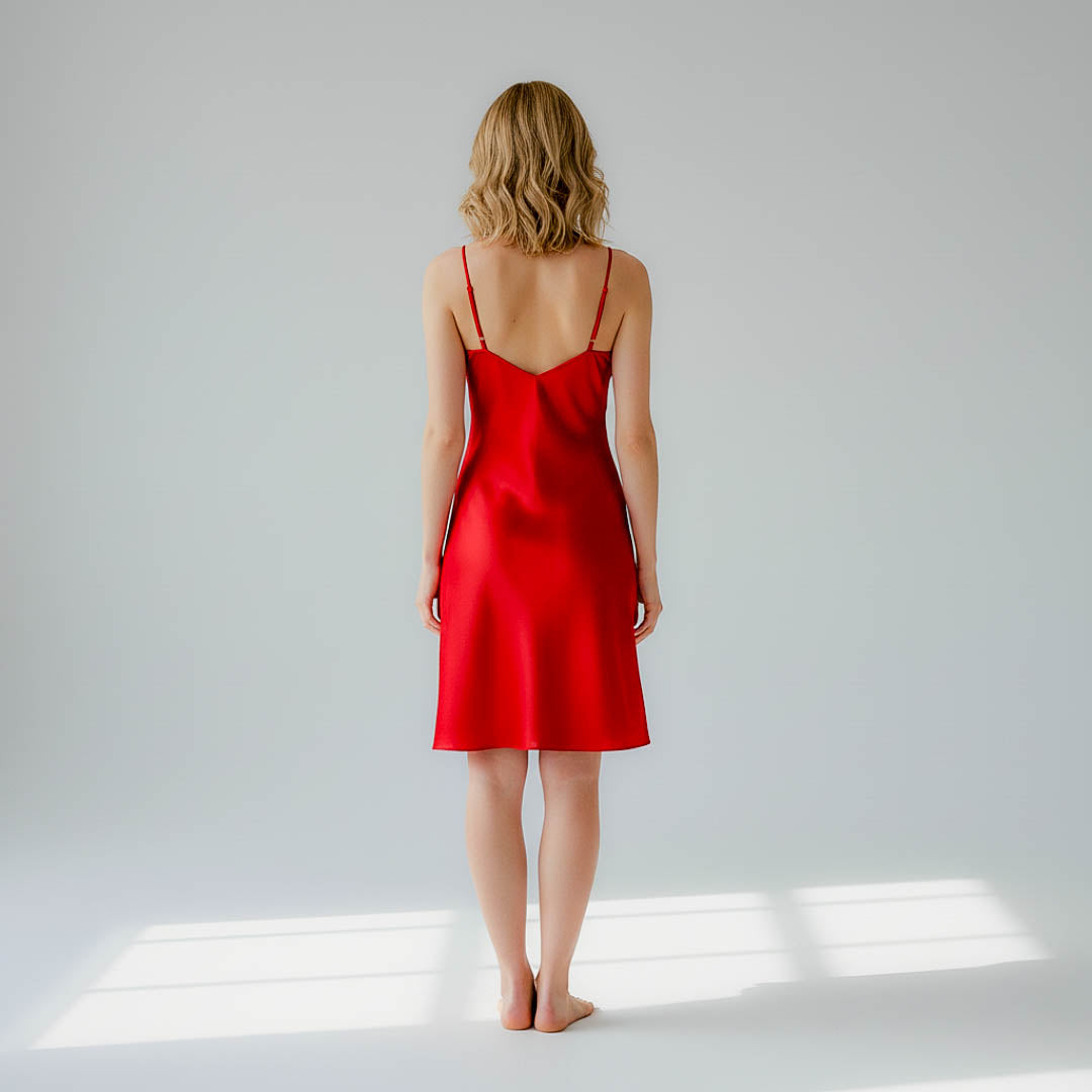 100% Mulberry Silk Sleeveless Nightgown – Elegant & Breathable Luxury Sleepwear